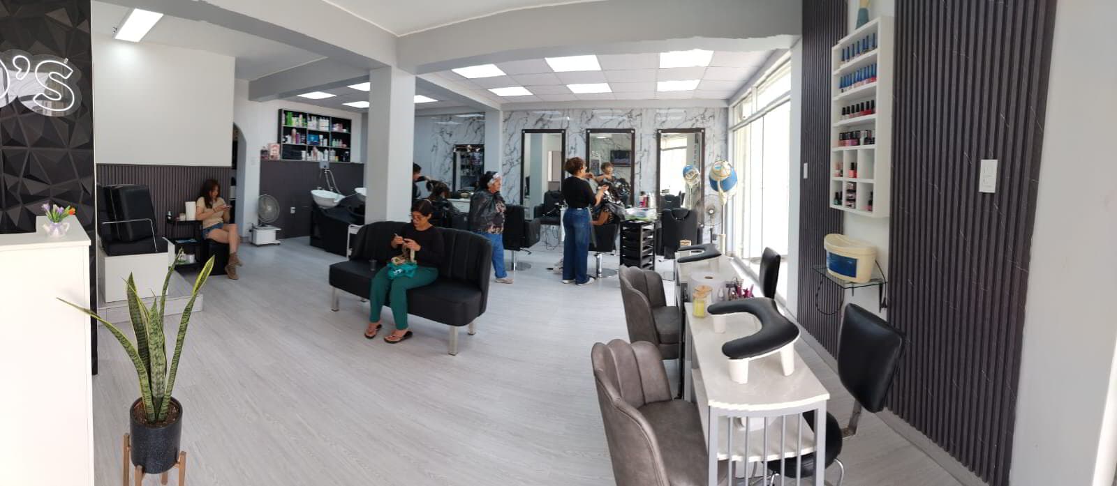 Interior del salón Ego’s Salón & Spa en Comas